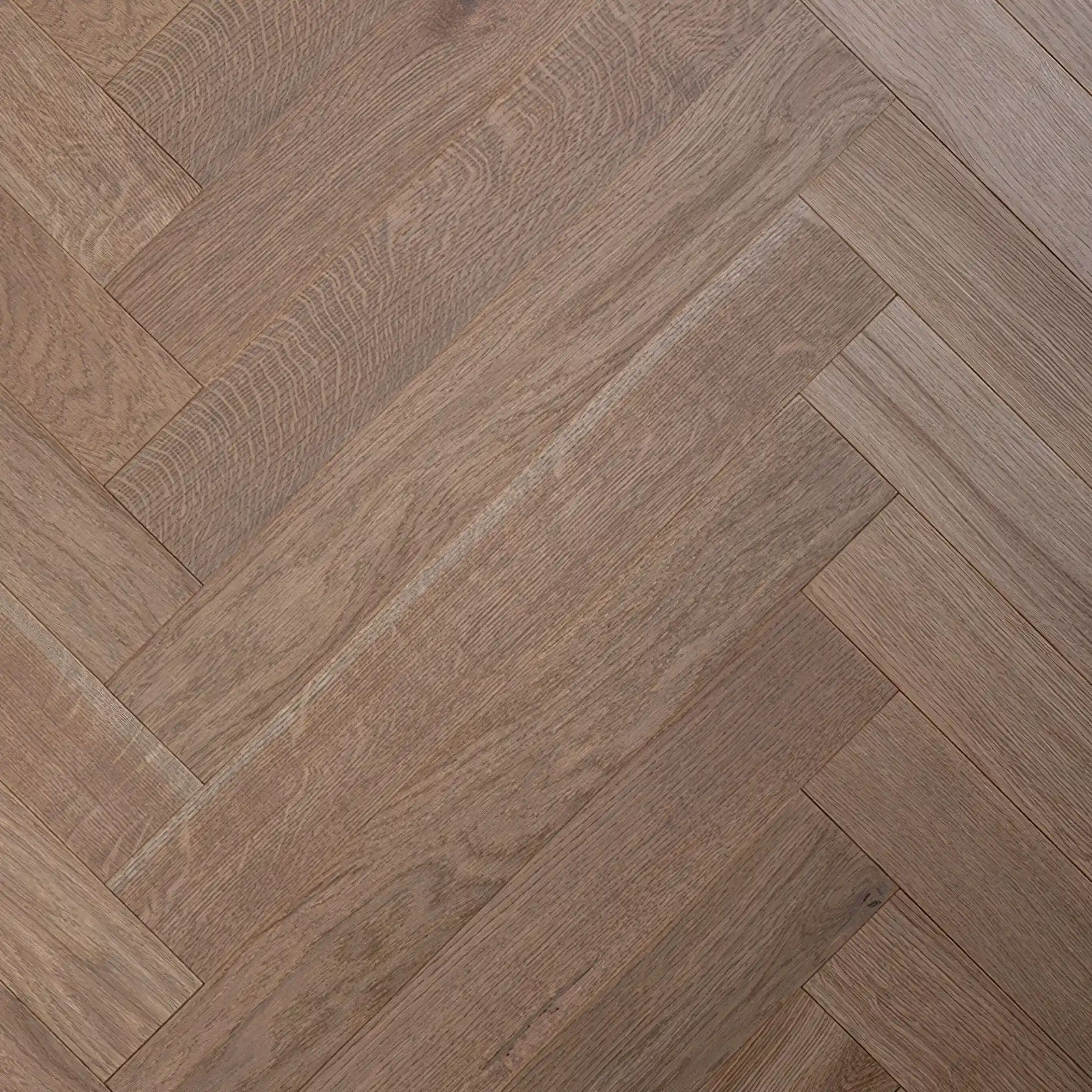 seryj-shpinel-2030×2030-1