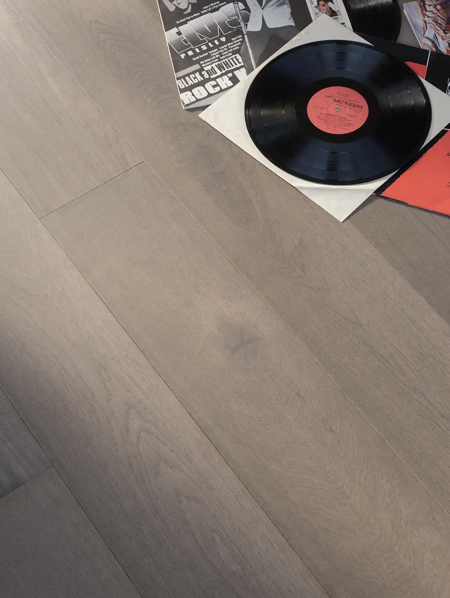 seryj-velvet-1530×2034-1