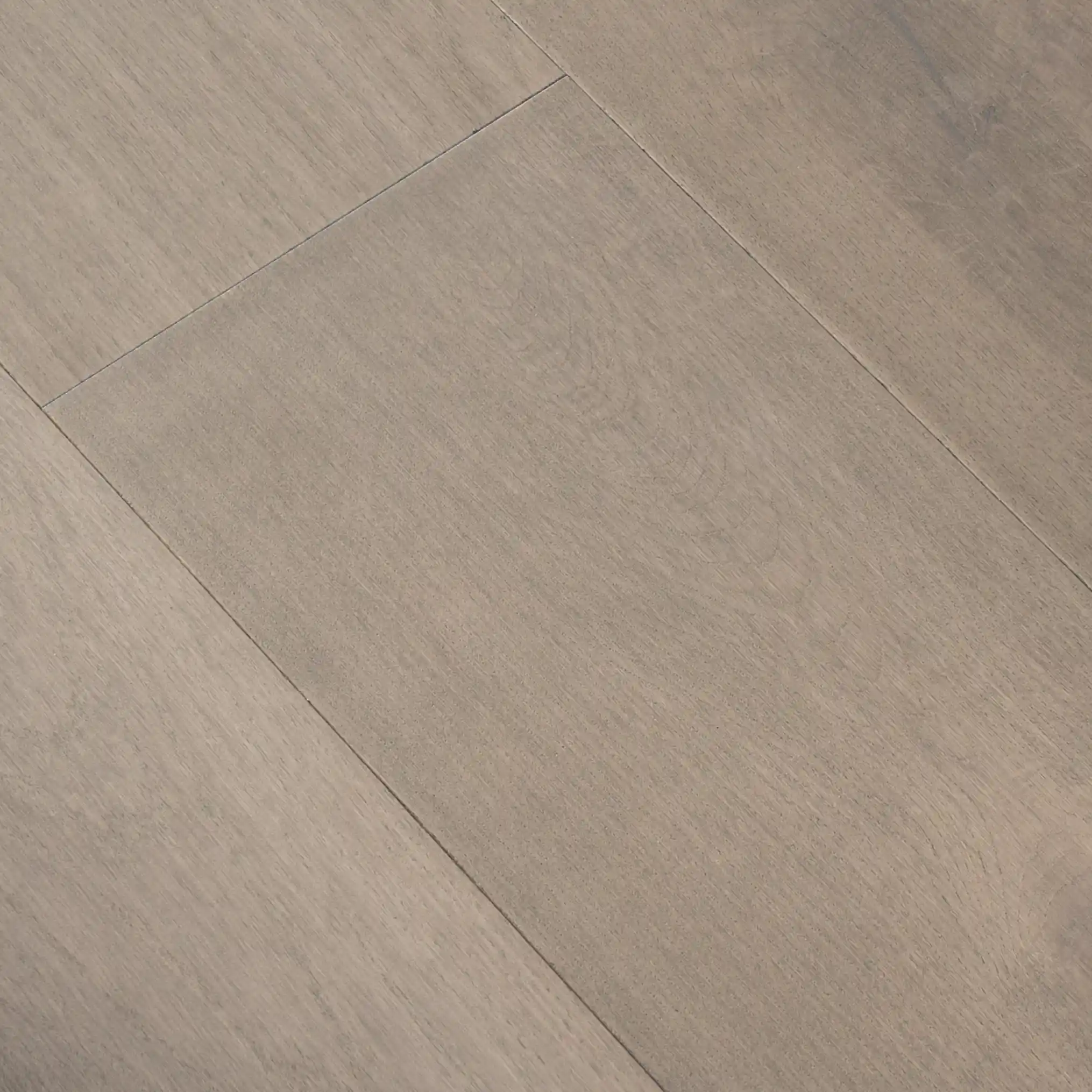 seryj-velvet-2030×2030-1